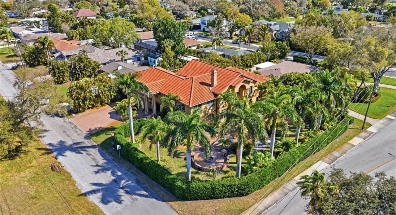 303 Sunny Lane, Belleair, FL 33756 Photo