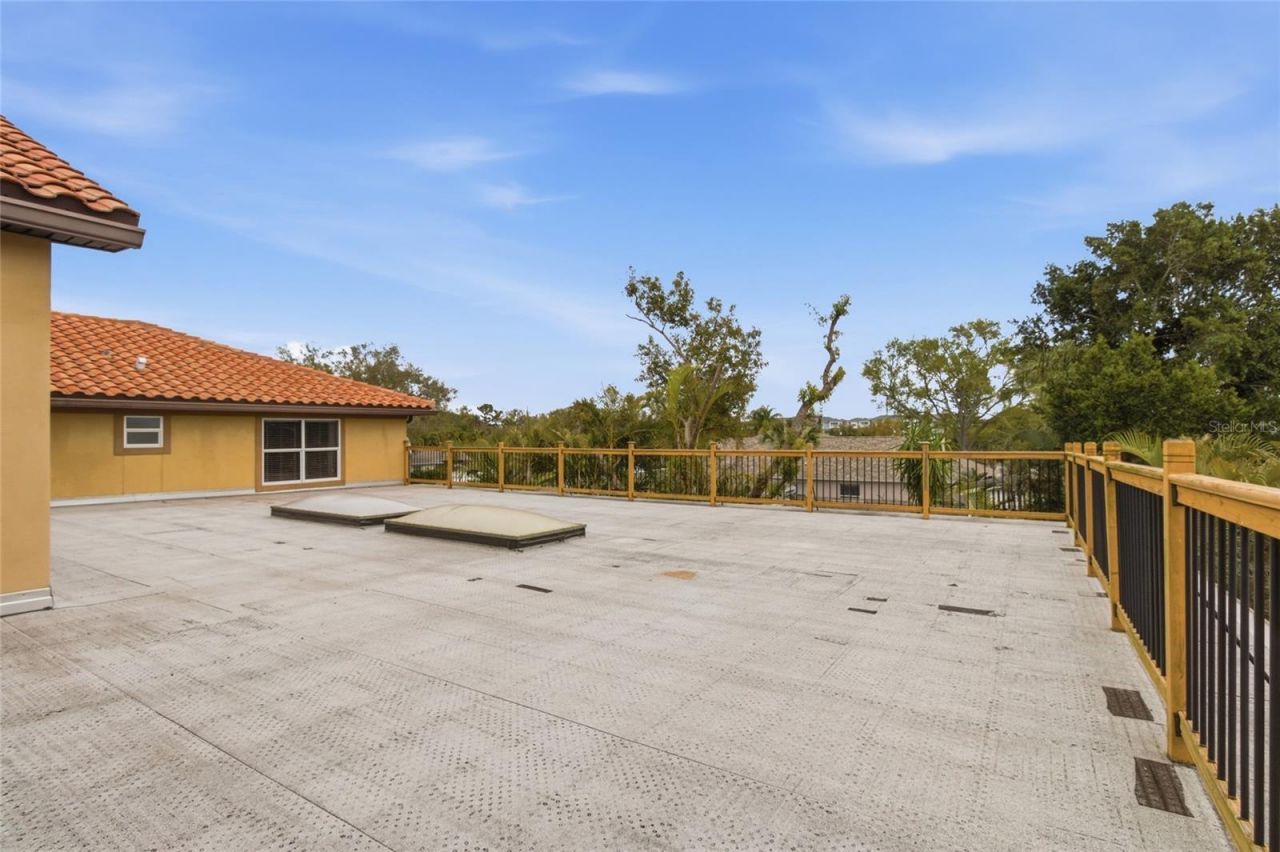 303 Sunny Lane, Belleair, FL 33756 Photo