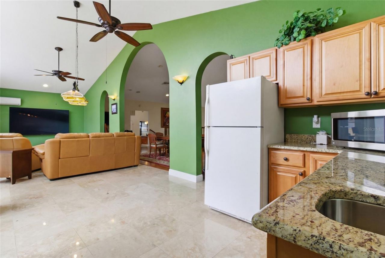 303 Sunny Lane, Belleair, FL 33756 Photo