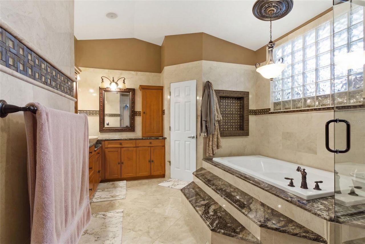 303 Sunny Lane, Belleair, FL 33756 Photo