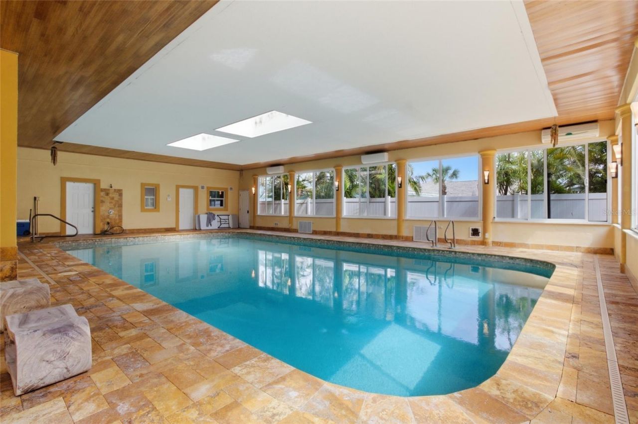 303 Sunny Lane, Belleair, FL 33756 Photo