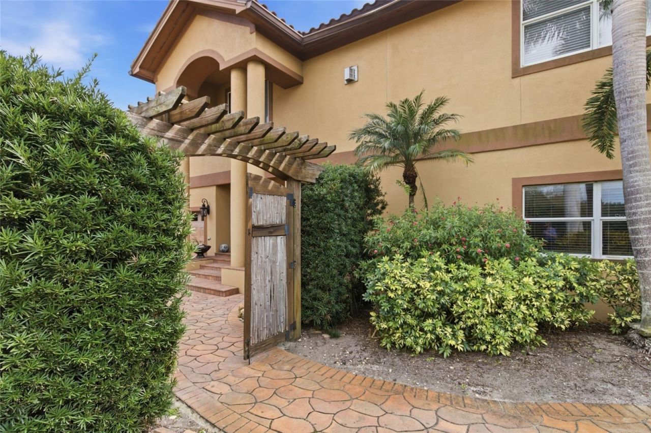 303 Sunny Lane, Belleair, FL 33756 Photo