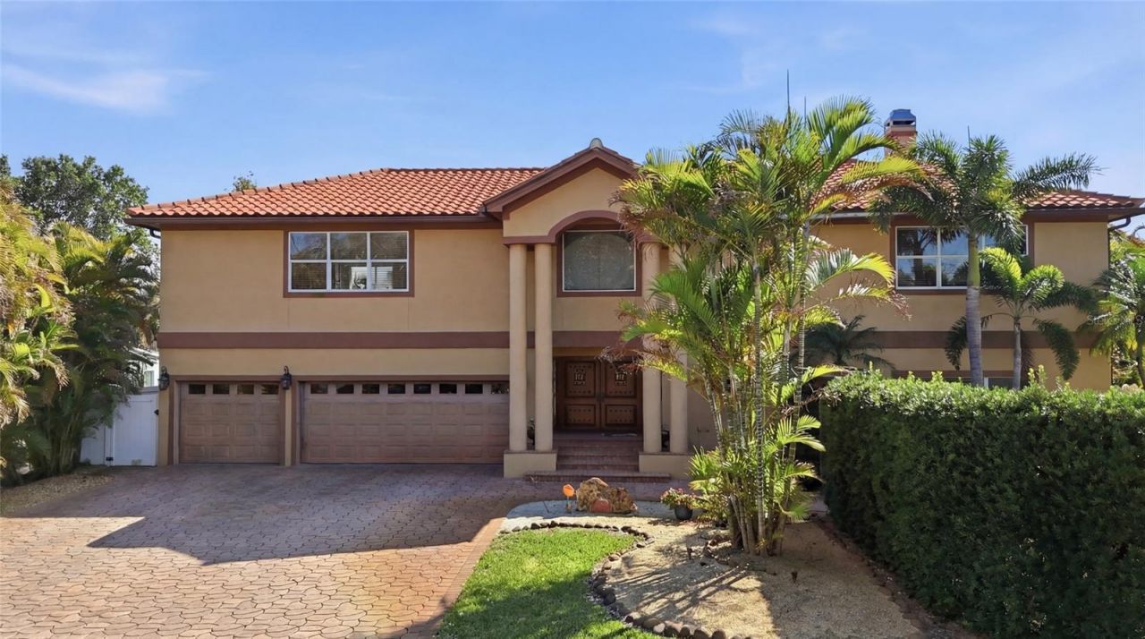 303 Sunny Lane, Belleair, FL 33756 Photo