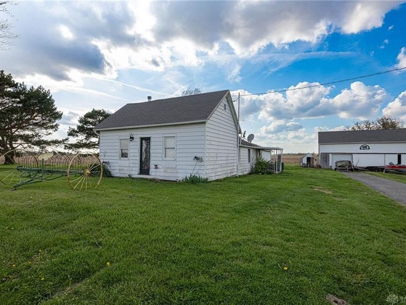 6184 Hanley Road, Jefferson Township, OH 45335 Photo 2