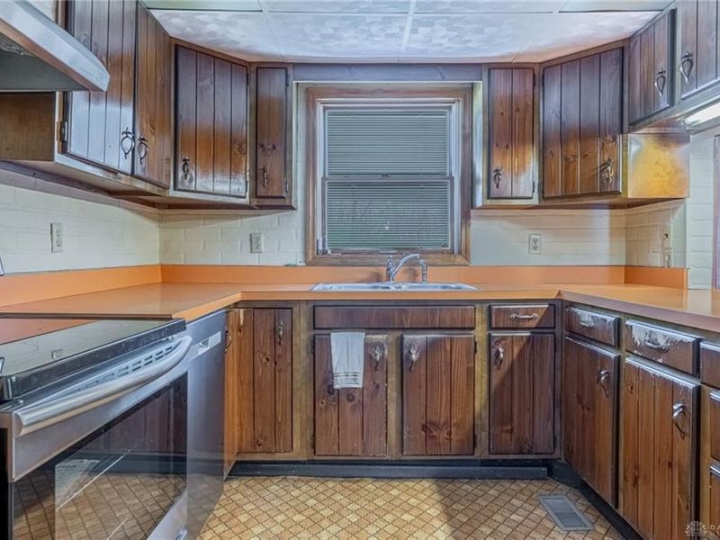 1712 N Dixie Drive, Vandalia, OH 45414 Photo 7