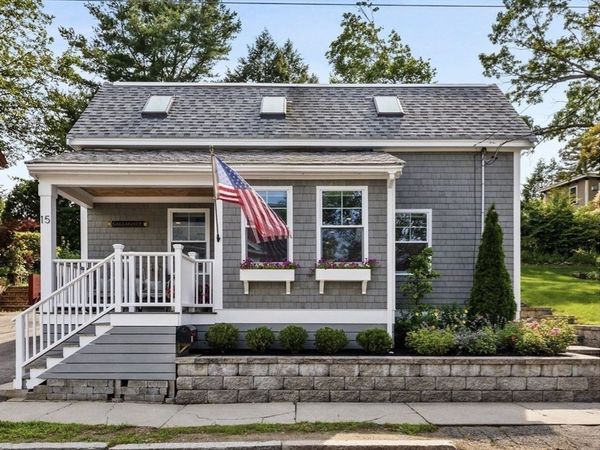 15 Howard St, Newburyport, MA 01950