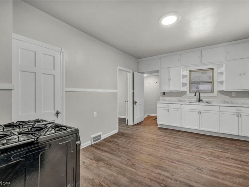 6610 Clark Avenue, Cleveland, OH 44102 Photo 14