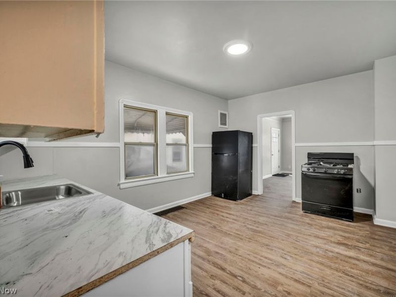 6610 Clark Avenue, Cleveland, OH 44102 Photo 19