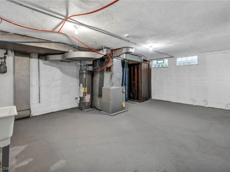 6610 Clark Avenue, Cleveland, OH 44102 Photo 27