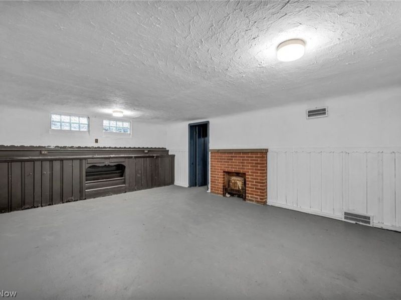 6610 Clark Avenue, Cleveland, OH 44102 Photo 27