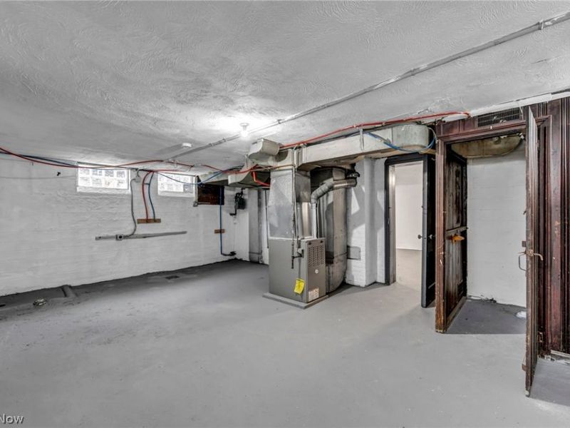 6610 Clark Avenue, Cleveland, OH 44102 Photo 28