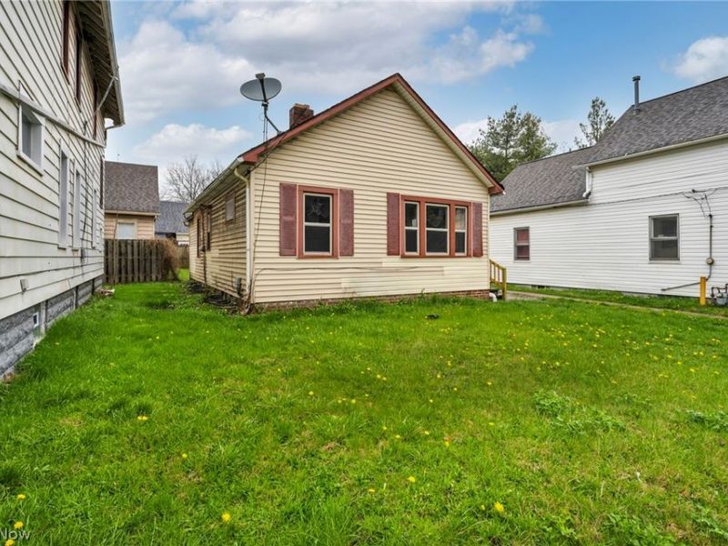 6610 Clark Avenue, Cleveland, OH 44102 Photo 4