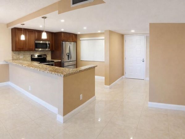 8020 Hampton Boulevard, Unit 204, North Lauderdale, FL 33068