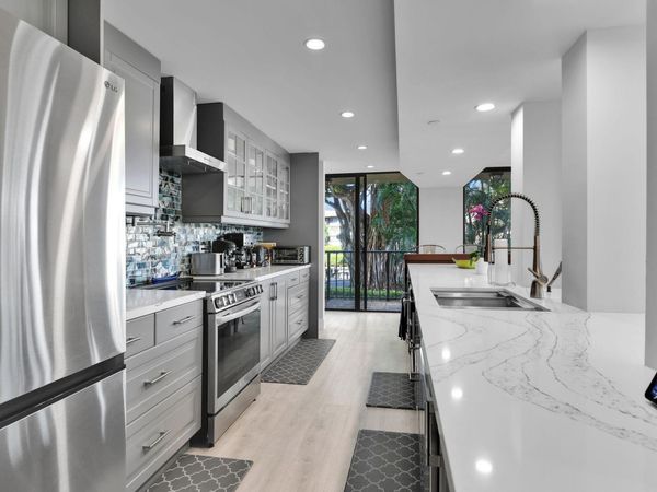 859 Jeffery St, Unit 202, Boca Raton, FL 33487