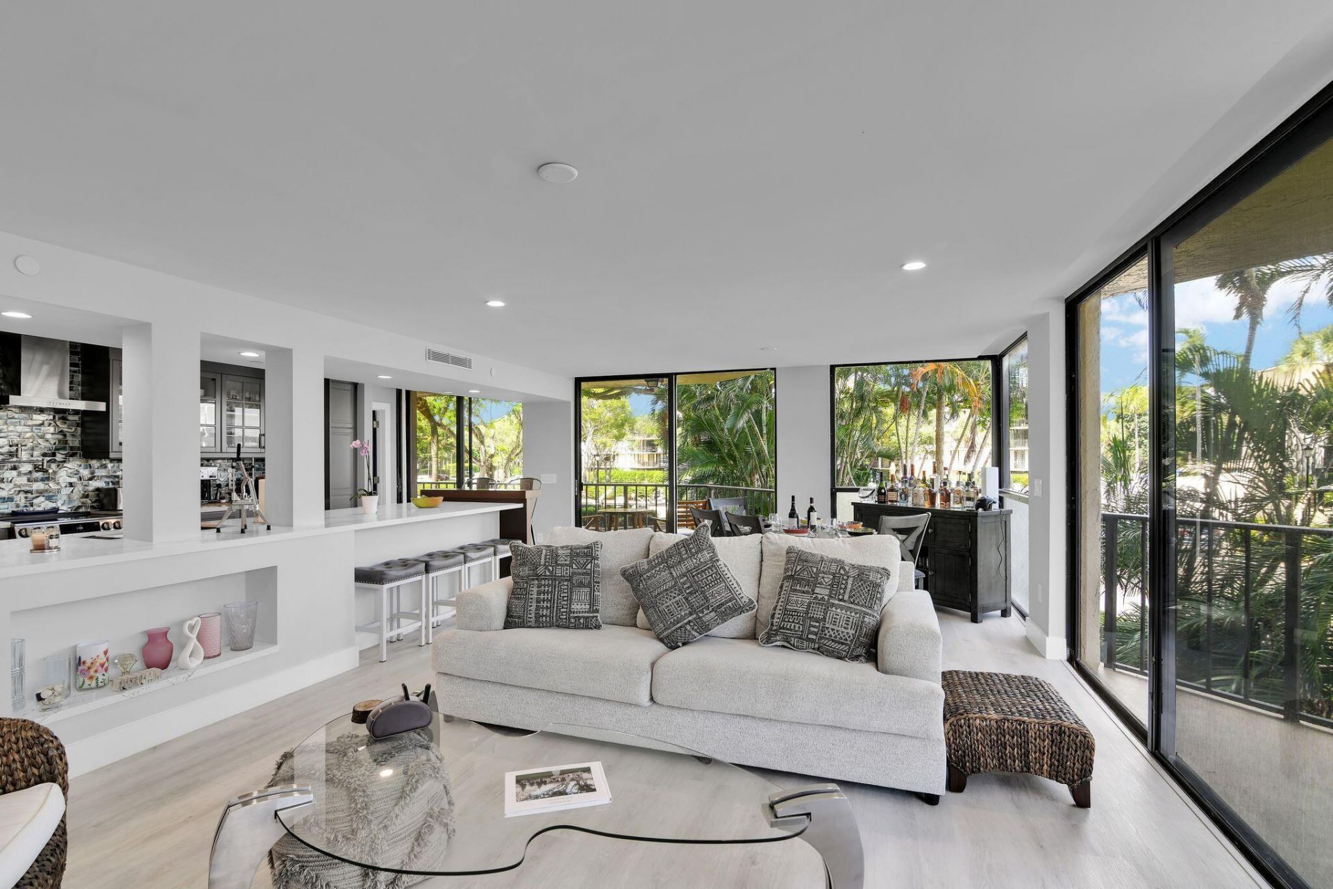 859 Jeffery St, Unit 202, Boca Raton, FL 33487 Photo