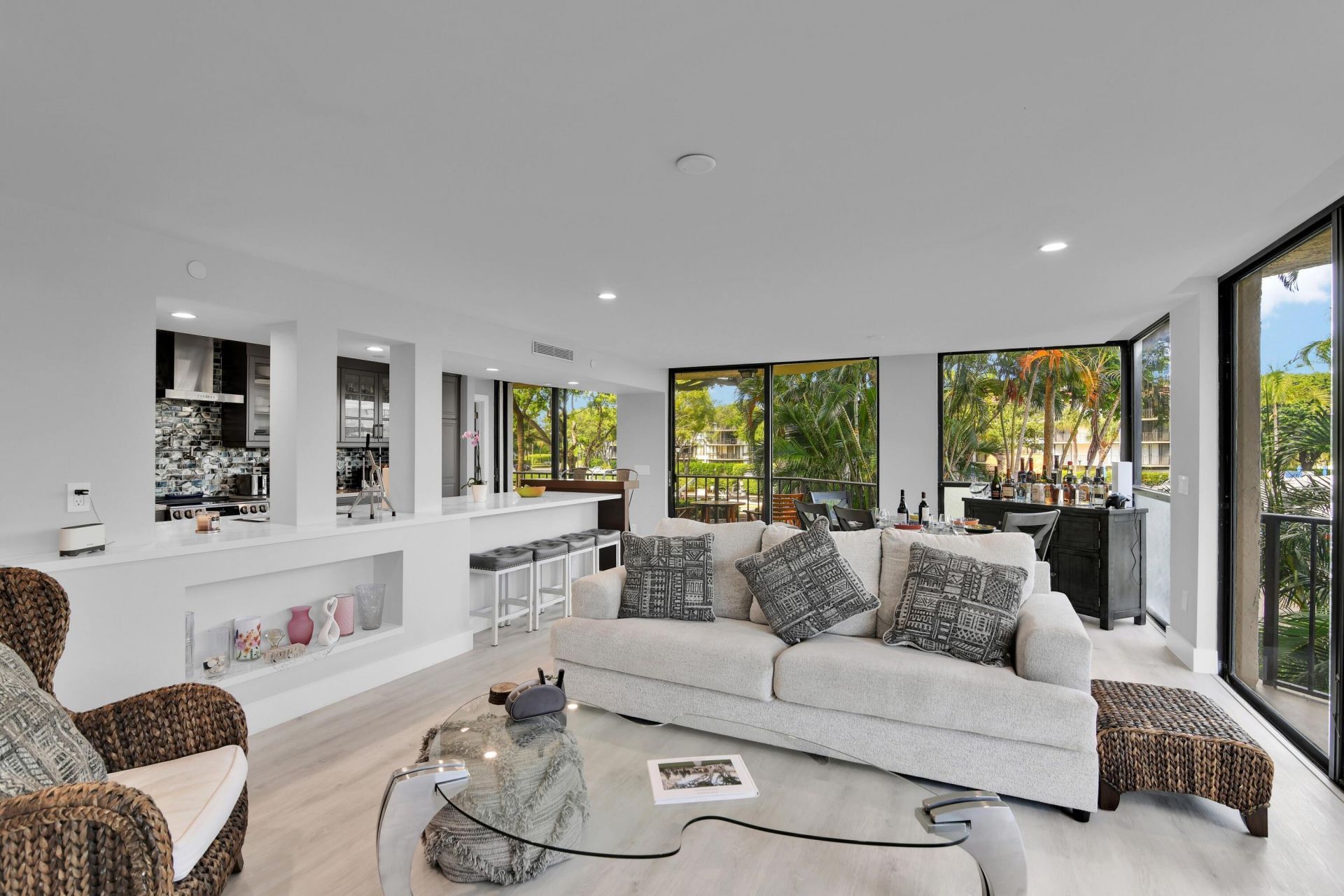 859 Jeffery St, Unit 202, Boca Raton, FL 33487 Photo