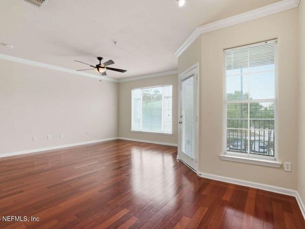 8290 GATE Parkway, Unit 512, Jacksonville, FL 32216