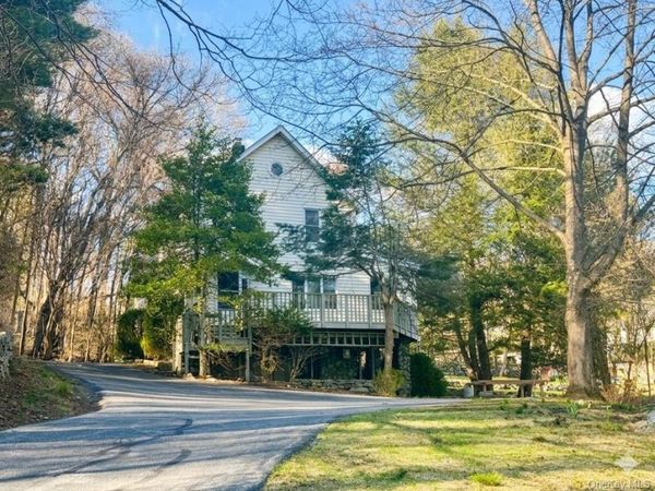 147 Stoneleigh Avenue, Carmel, NY 10512