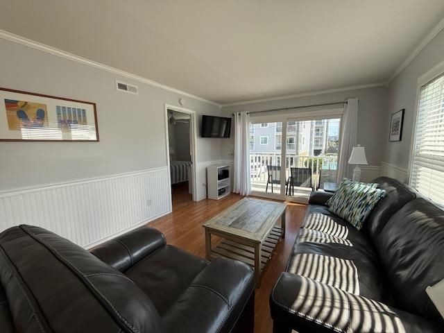 1429 N Waccamaw Dr. Photo 6