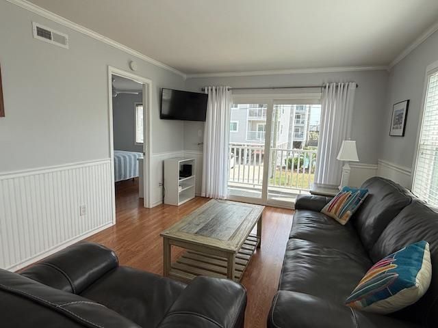 1429 N Waccamaw Dr. Photo 8