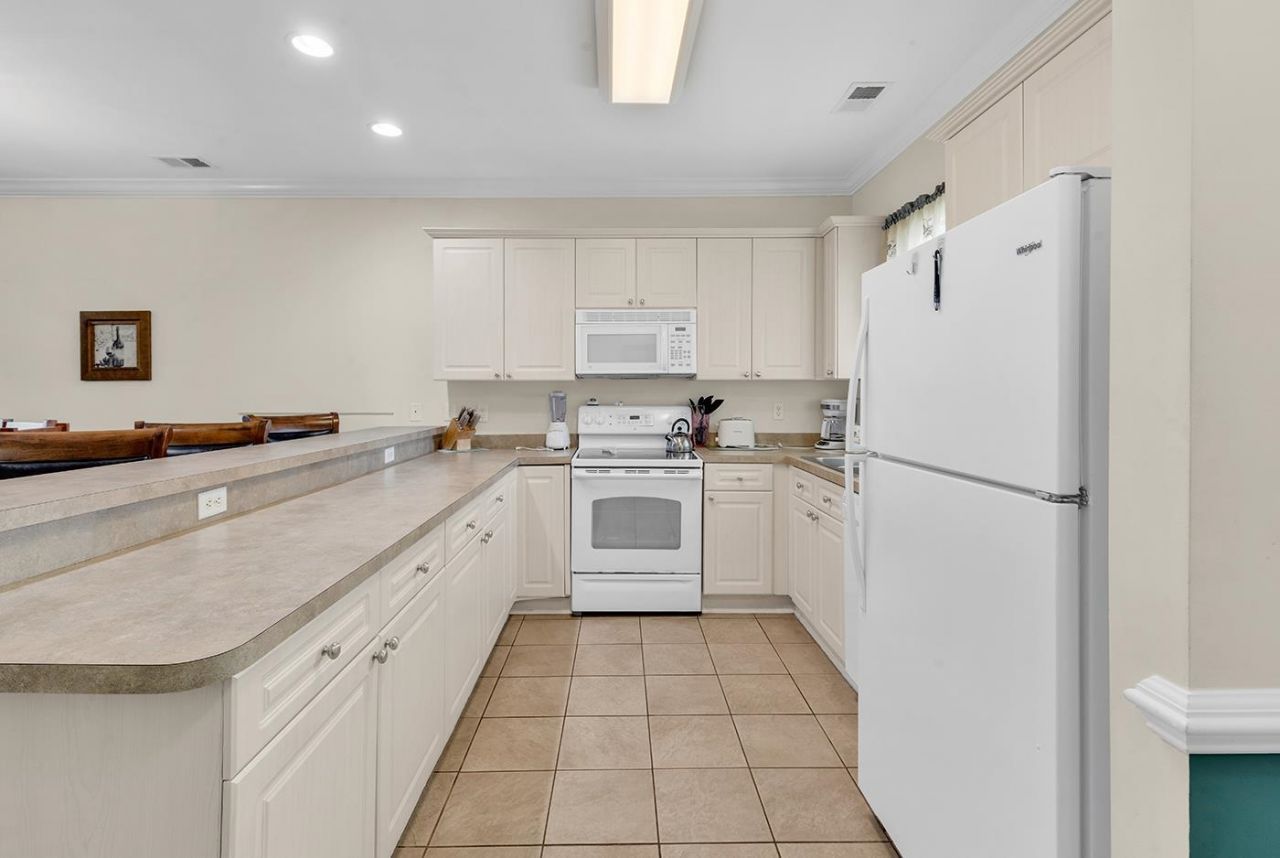 4817 Magnolia Lake Dr. Photo 6