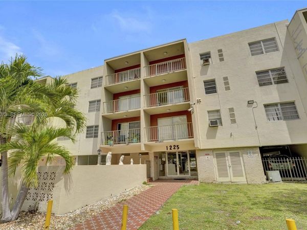 1225 NE 124th St, Unit 49C, North Miami, FL 33161