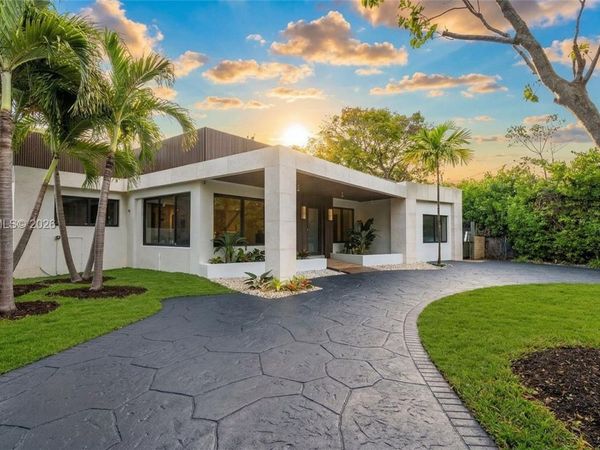 12600 Ixora Rd , North Miami, FL 33181