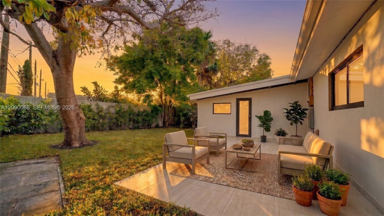 12600 Ixora Rd, North Miami, FL 33181 Photo