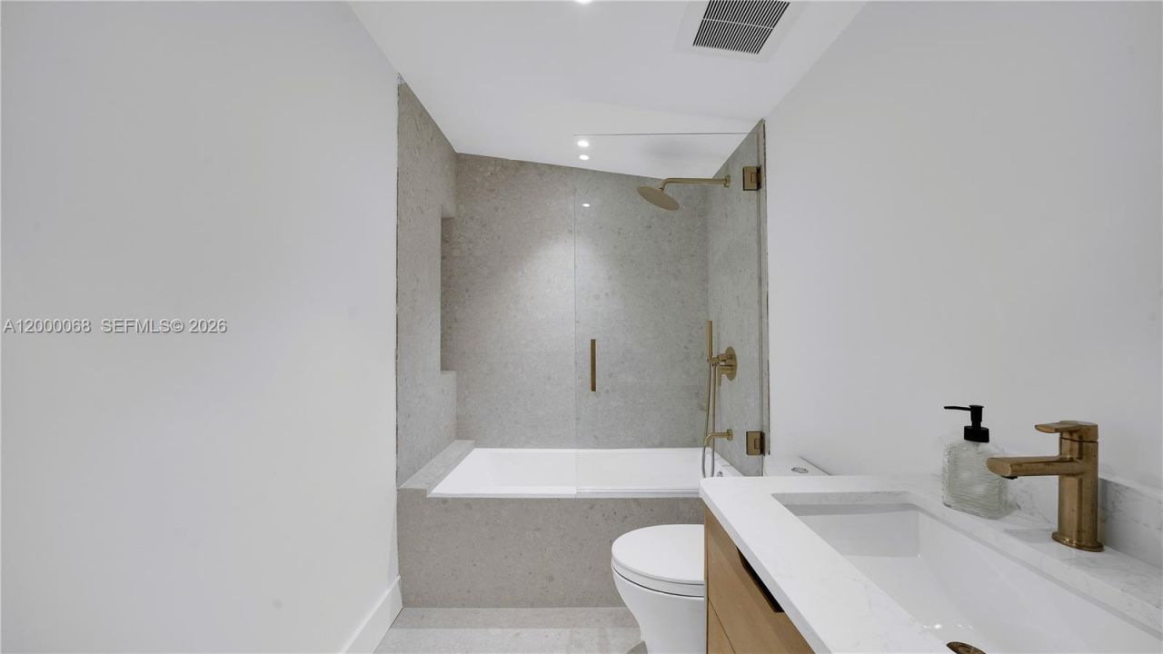 12600 Ixora Rd, North Miami, FL 33181 Photo