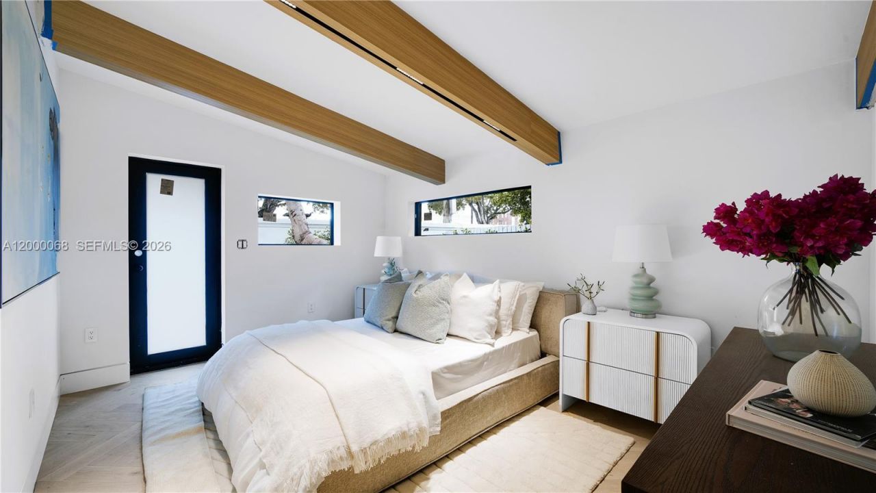 12600 Ixora Rd, North Miami, FL 33181 Photo