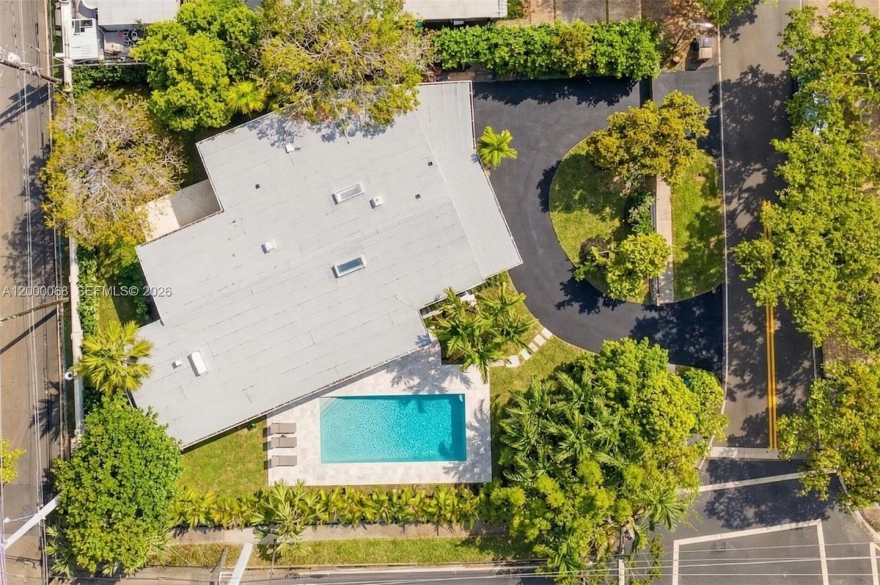 12600 Ixora Rd, North Miami, FL 33181 Photo