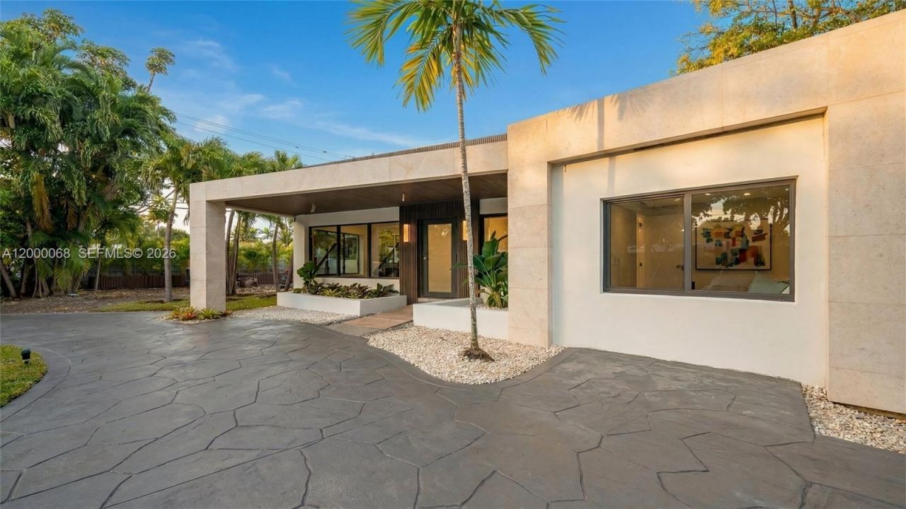 12600 Ixora Rd, North Miami, FL 33181 Photo