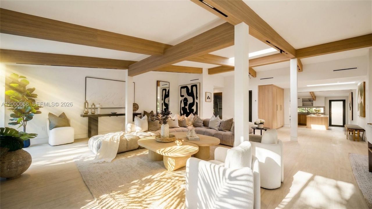 12600 Ixora Rd, North Miami, FL 33181 Photo