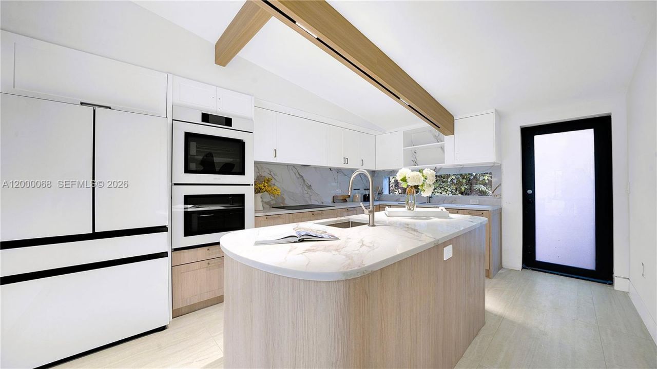 12600 Ixora Rd, North Miami, FL 33181 Photo