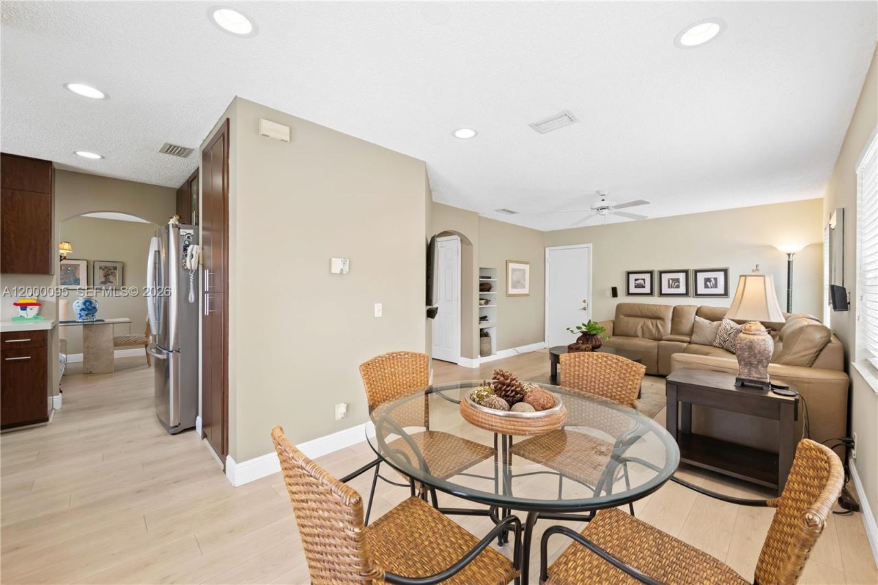 3844 NW 63rd Ter, Coral Springs, FL 33067 Photo