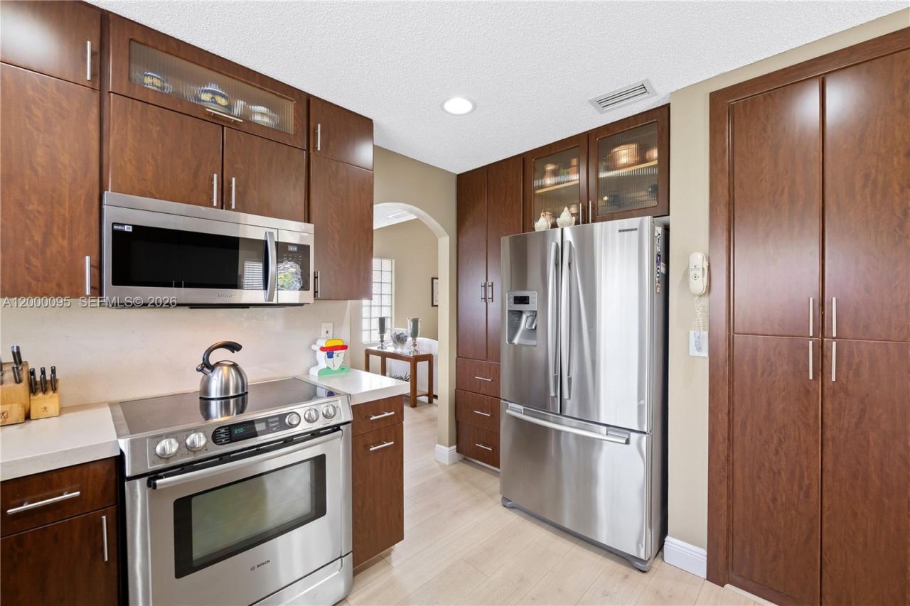 3844 NW 63rd Ter, Coral Springs, FL 33067 Photo