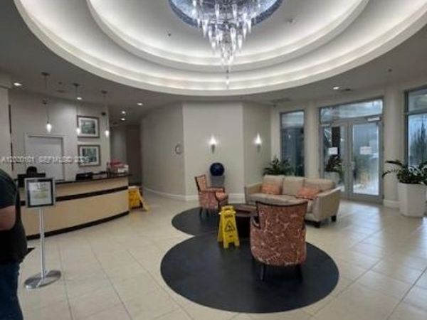 Unit 409, Hollywood, FL 33020