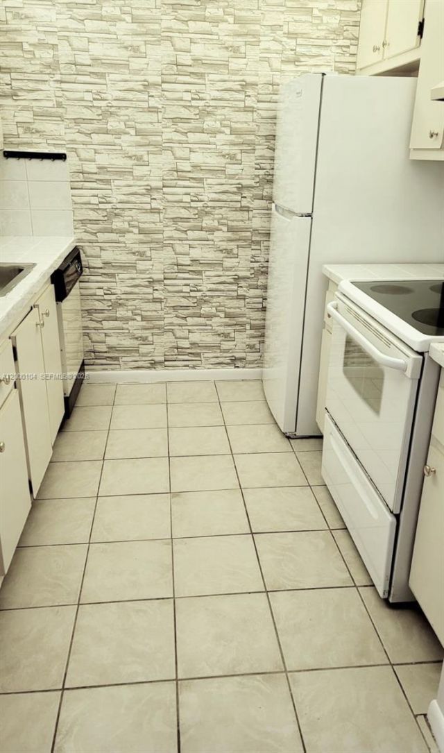13255 SW 7th Ct, Unit 203D, Pembroke Pines, FL 33027 Photo