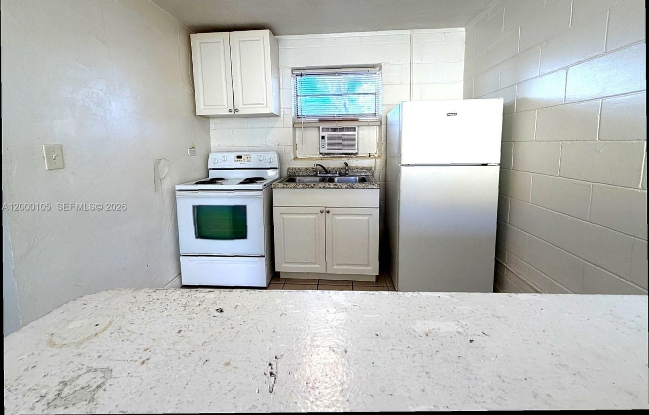 319 Country Club Oval, Unit 3, Daytona, FL 32114 Photo