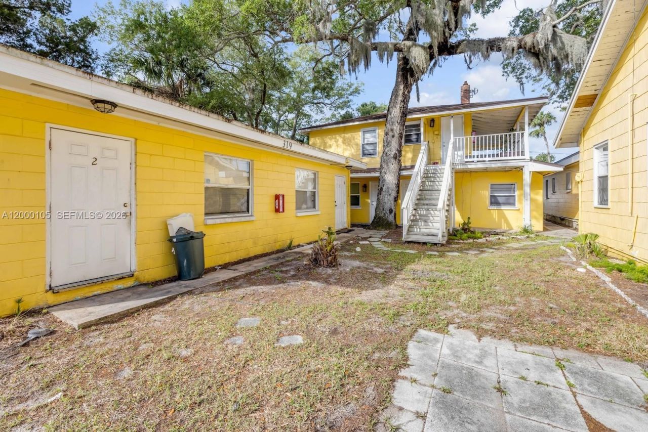 319 Country Club Oval, Unit 3, Daytona, FL 32114 Photo