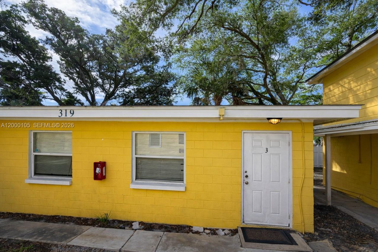 319 Country Club Oval, Unit 3, Daytona, FL 32114 Photo