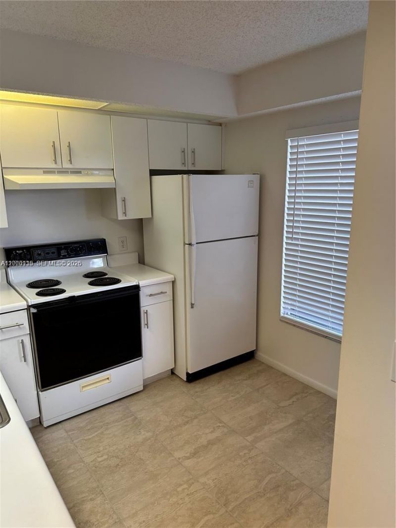 800 SW 137th Ave, Unit 404G, Pembroke Pines, FL 33027 Photo