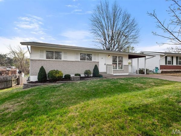 4512 Burncoate Drive, Oakville, MO 63129