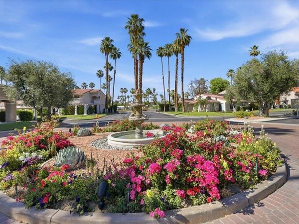 2001 E Camino Parocela, Unit J71, Palm Springs, CA 92264