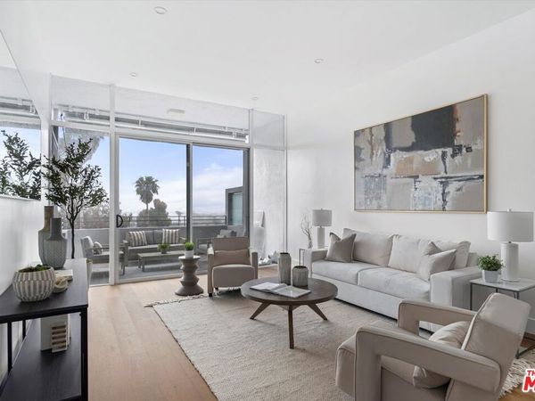 16601 Marquez Avenue, Unit 302, Pacific Palisades, CA 90272