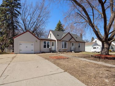 4741 Edgewood Avenue N, Crystal, MN 55428