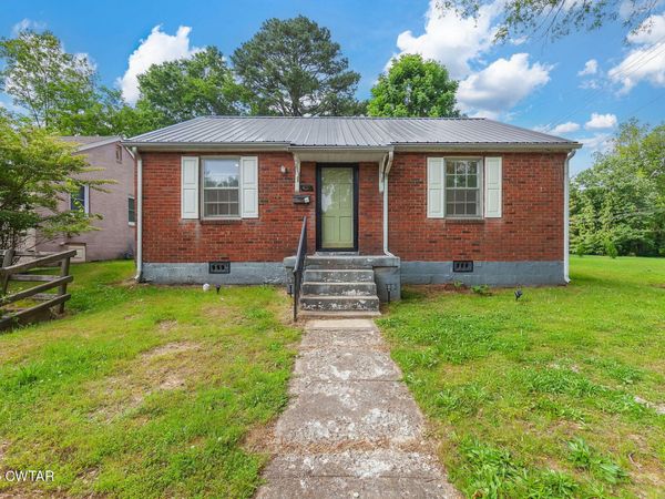 402 Edgewood Street, Paris, TN 38242