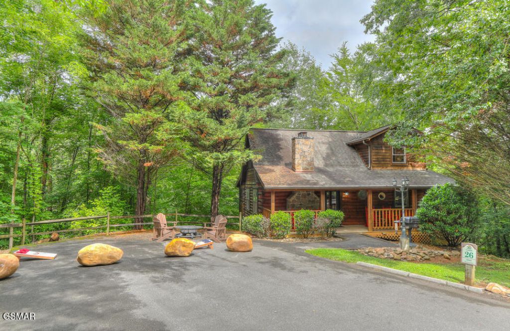 2009 Windsong Way, Sevierville, TN 37876 Main Photo