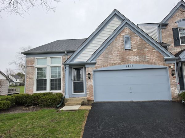1710 Coach Drive , Unit 1710, Naperville, IL 60565