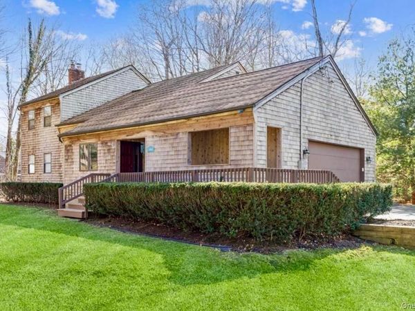 2581 Roanoke Avenue, Riverhead, NY 11901